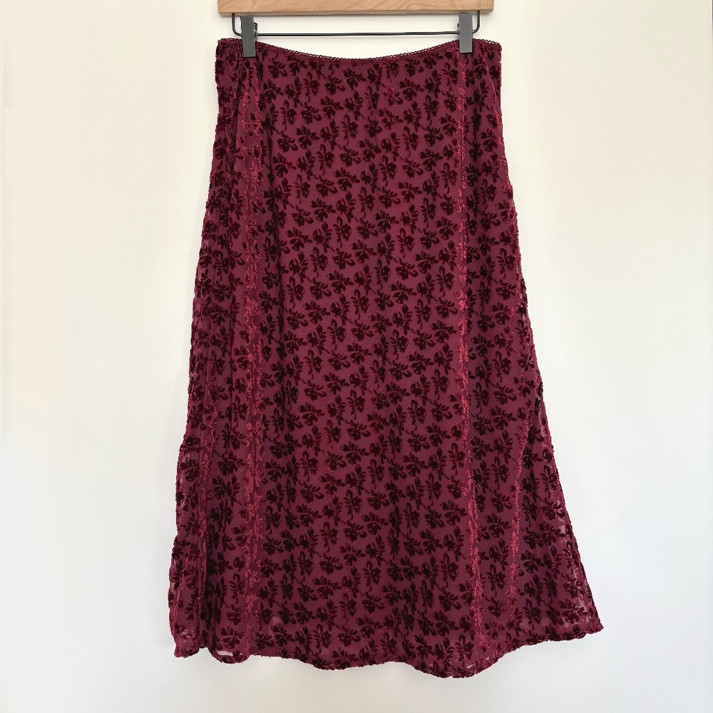 GAP Burnout Velvet Midi Skirt in red floral print M Petite